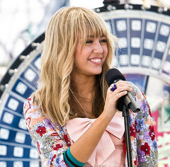 medium_Film_Review_Hannah_Montana_.jpg
